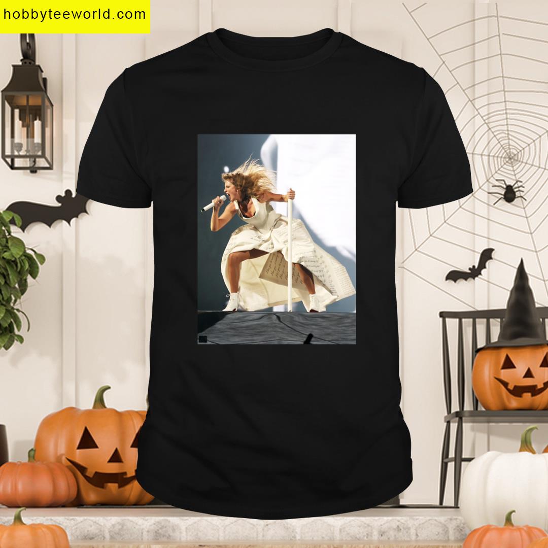 Storytelling In Taylor Swifts Concerts T-shirt