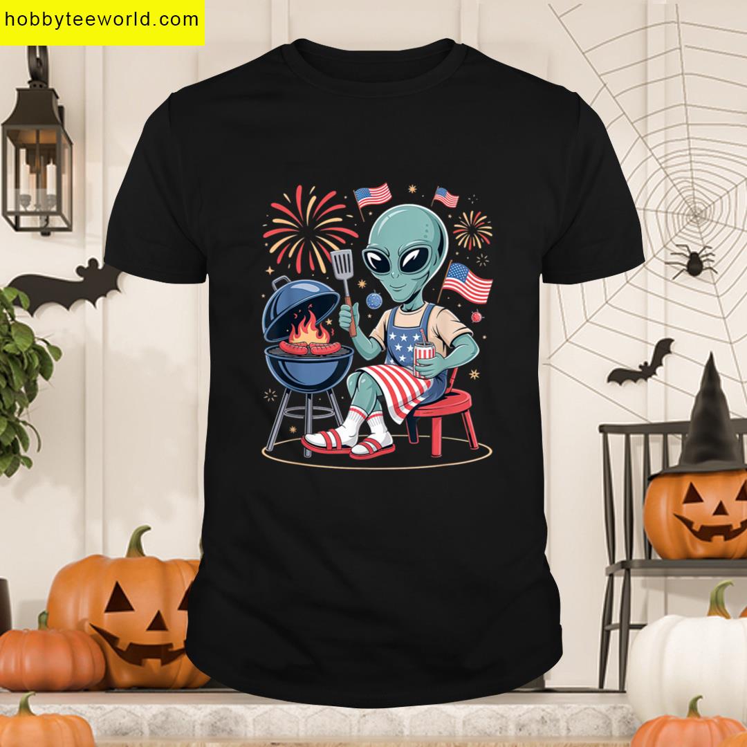 Funny Alien Grilling Bbq Cartoon For 4th Of July Party T-shirt