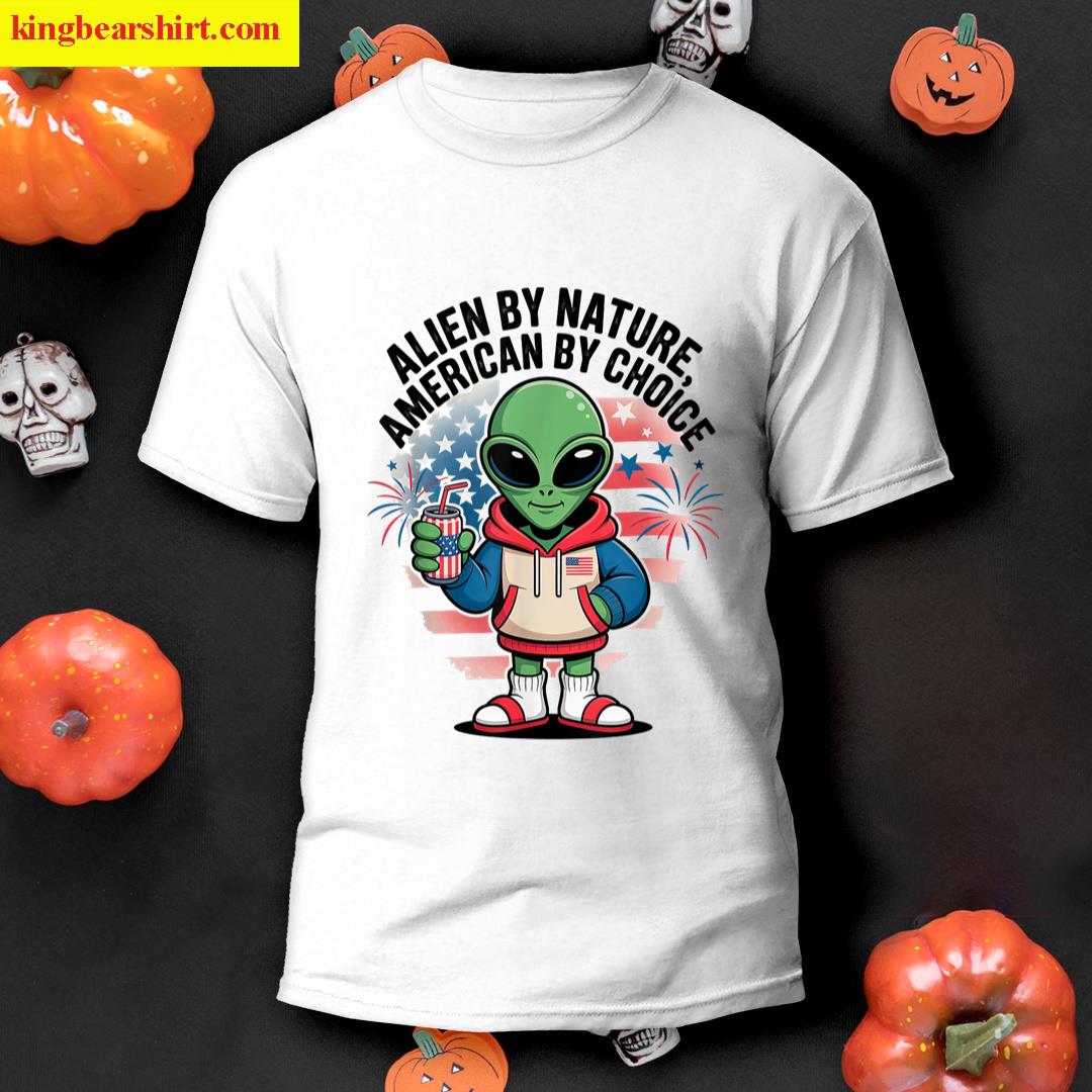 Funny Patriotic Alien Cartoon For 4th Of July Humor T-shirt